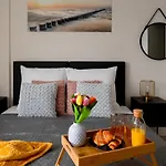 Easy Rent - Smart, 24h Check-in Apartment *